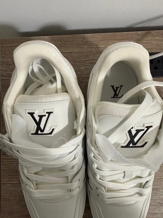 LV Monogram Trainer Sneakers (white) - Picture 2 of 8